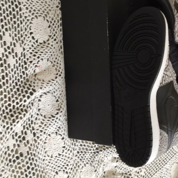 grey jordan 1 size 7